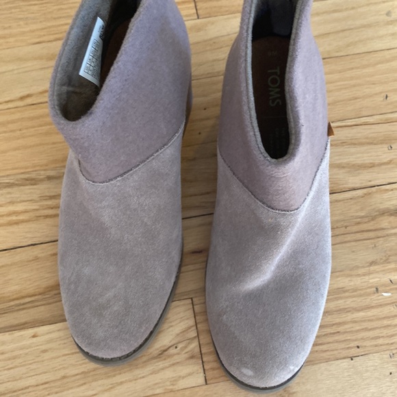 Cute TOMS booties! - Picture 2 of 3